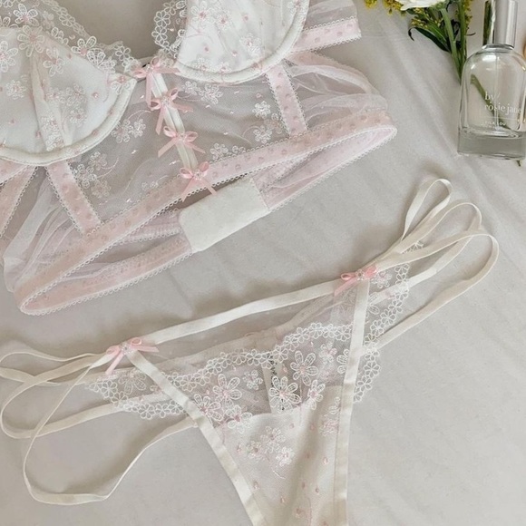 For Love And Lemons Evie Thong Panty White Medium NEW - Picture 2 of 4